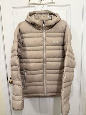 Under Armour Coldgear Quilted Hooded Puffer Jacket in Taupe